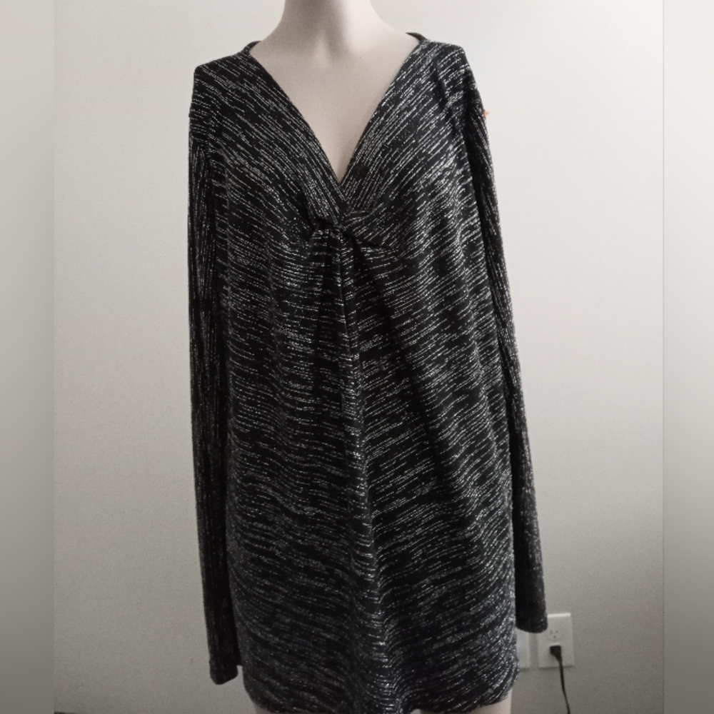 Belle by Kim Gravel long sleeve black and silver blouse size extra large